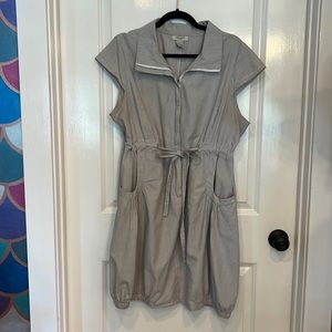 Vertigo Paris Dress Sz XL, zip front, balloon hemline, tie front
